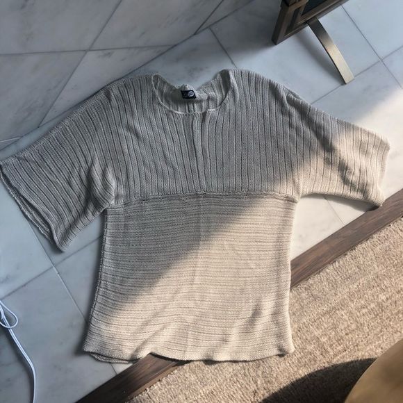 Super cool flare knit pull over sweater - Picture 2 of 7